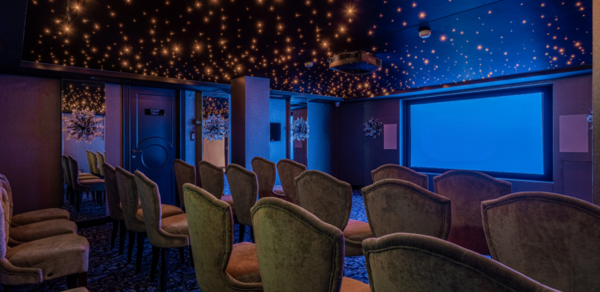 Лофт - кинозал для различных мероприятий
