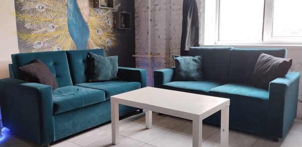 Уютный лофт-зал с караоке