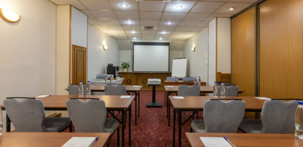 Зал для презентаций в гостинице