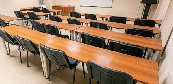 Небольшой зал для семинаров в гостинице