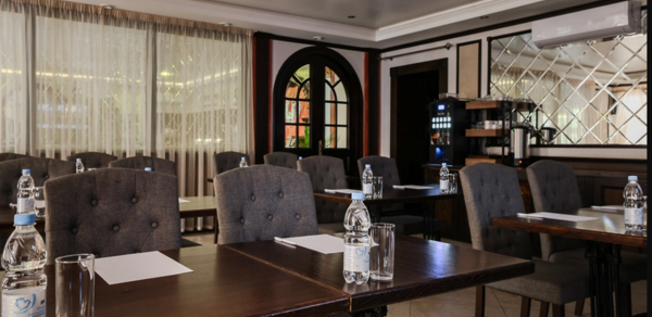 Небольшой конференц-зал в отеле "Привелегия"