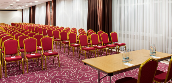 Конференц-зал для масштабных мероприятий