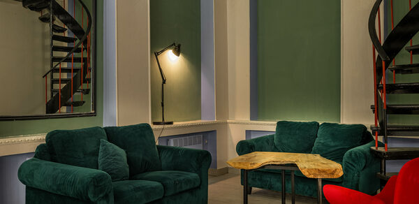 Просторный и светлый лофт с панорамным видом в парк