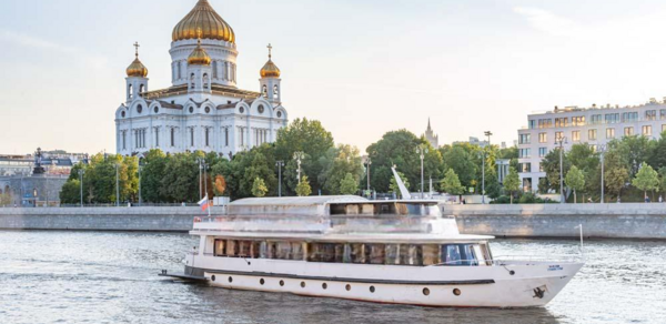 Теплоход класса премиум