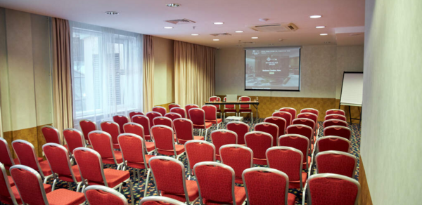 River Palace (Ривер палас). Светлый зал для деловых событий