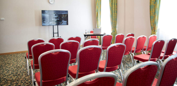  River Palace Hotel. Небольшой зал