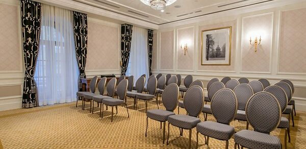 Four Seasons Lion Palace St. Petersburg. Светлый зал