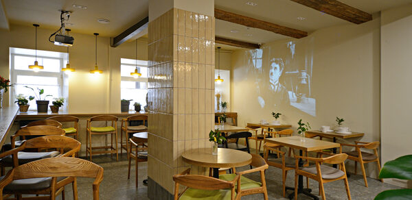 Кафе под закрытие в самом центре Москвы