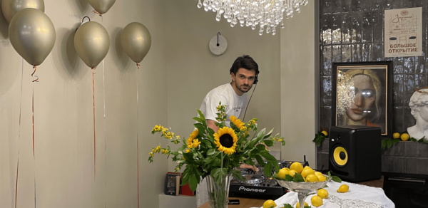 Кафе под закрытие в самом центре Москвы