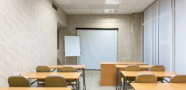 Бизнес-отель Карелия. Светлый зал для лекций