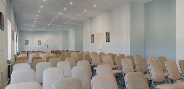 Бизнес-отель Карелия. Просторный зал для деловых событий