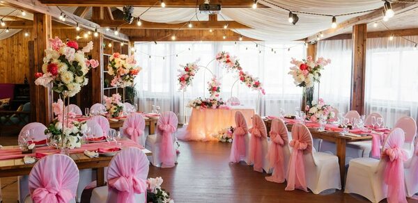 Банкетный зал в загородном комплексе "Сойкино"