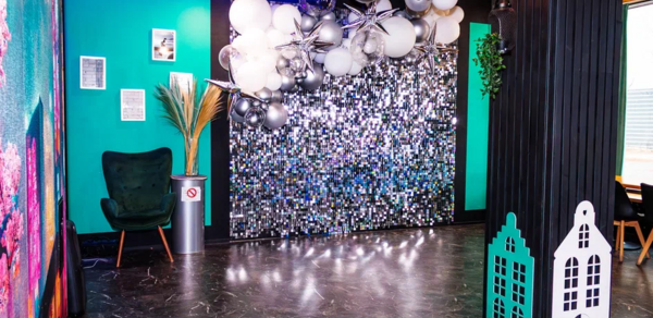 Филиал Квест Центра. Лофт с камином и паетками