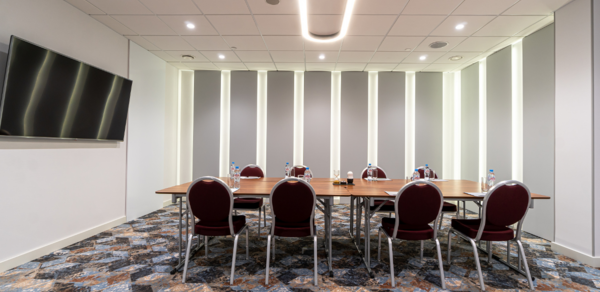 Ренартисс Исаакий.Переговорная комната