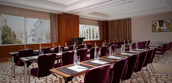 Зал для конференций и тренингов в отеле