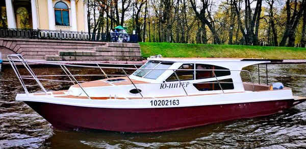 Каютный катер на 11 человек