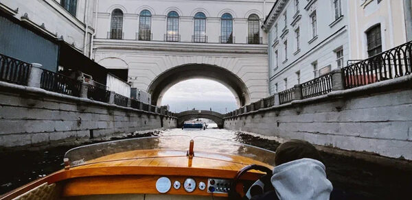 Стильный катер на 4 человек