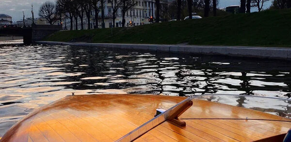 Стильный катер на 4 человек