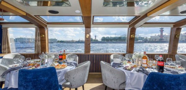 Теплоход для праздничных мероприятий 