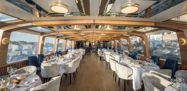 Теплоход для праздничных мероприятий 