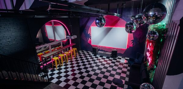 Оушен Драйв. Двухуровневый лофт в стиле диско