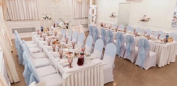 Корсаков. Банкетный зал в нежных тонах