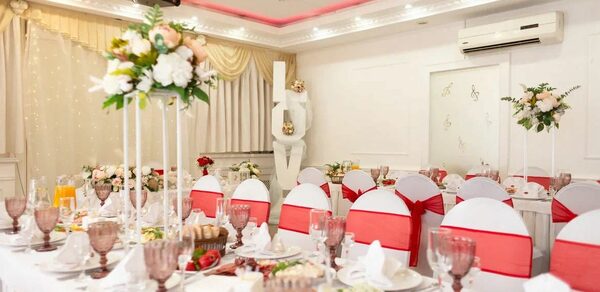 Корсаков. Банкетный зал в нежных тонах