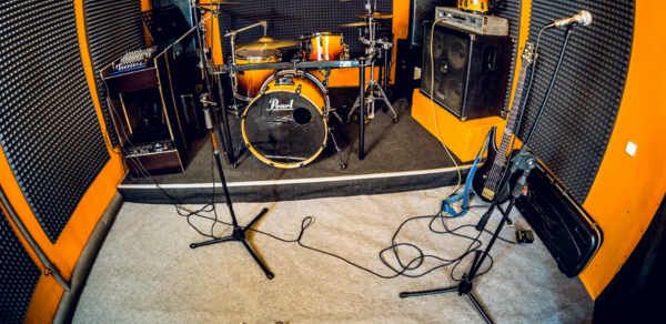 NO SILENCE (Ноу сайленс). Оборудованная репетиционная база