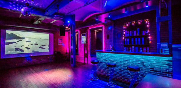 Клубный лофт на набережной в центре Москвы