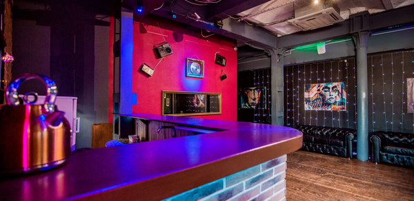 Клубный лофт на набережной в центре Москвы