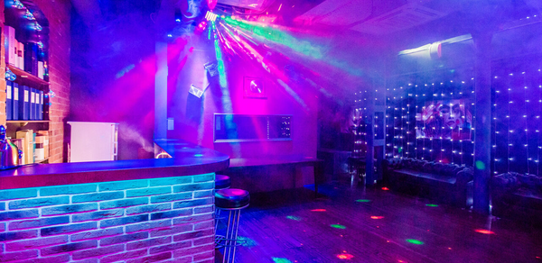 Клубный лофт на набережной в центре Москвы