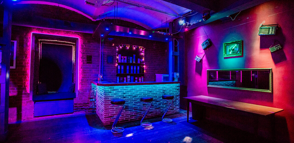 Клубный лофт на набережной в центре Москвы