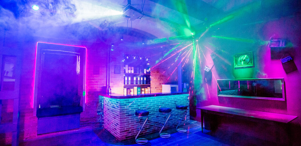 Клубный лофт на набережной в центре Москвы