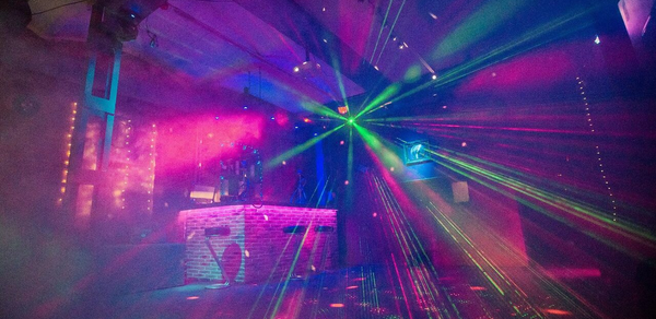 Клубный лофт на набережной в центре Москвы