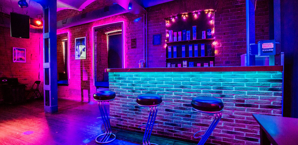 Клубный лофт на набережной в центре Москвы