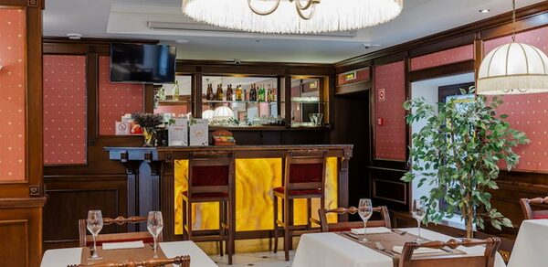 Верона-Евразия. Банкетный зал в английском стиле 