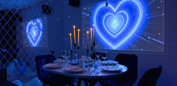 Лофт с зеркальной стеной