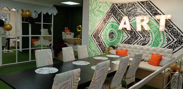 Уютный лофт-зал для мероприятий