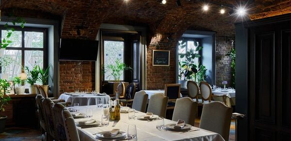 Форте Маре. Банкетный зал у реки