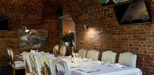 Форте Маре. Банкетный зал у реки