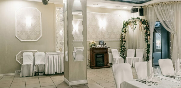 В Двух Шагах. Стильный банкетный зал