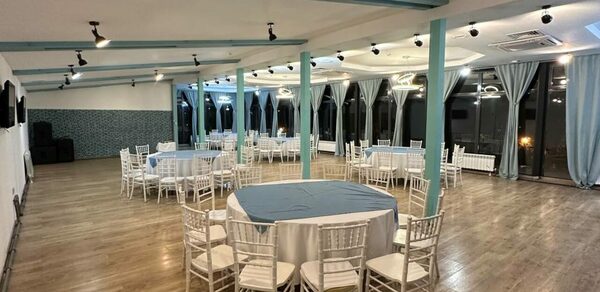 Риони. Банкетный зал с верандой