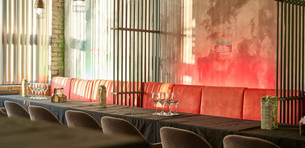 Уютный и стильный лофт с барной стойкой