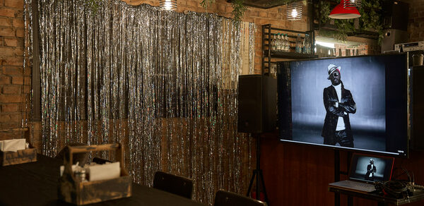 Уютный и стильный лофт с барной стойкой