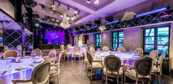 Гусятникоff. Банкетный зал с балконом