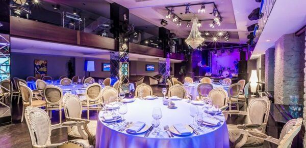 Гусятникоff. Банкетный зал с балконом