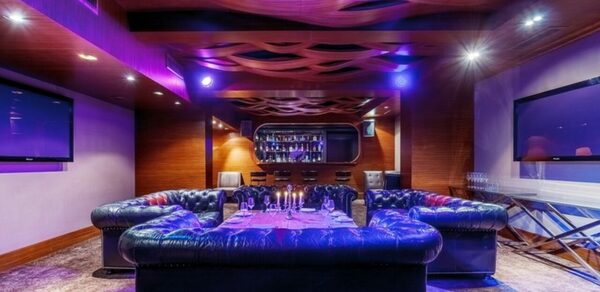 Гусятникоff. Банкетный зал в клубном стиле