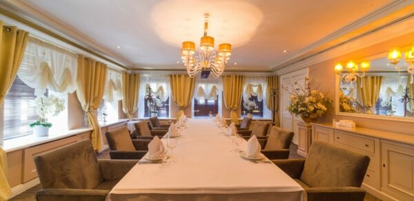 Гусятникоff. Банкетный зал на 18 персон