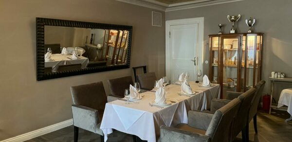  Гусятникоff. Банкетный зал в стиле гостиной усадьбы