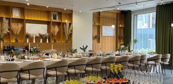 АДАМ. Светлый банкетный зал